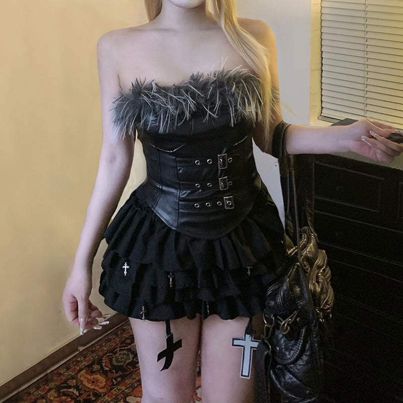 Dark style fur strip patchwork leather strapless top