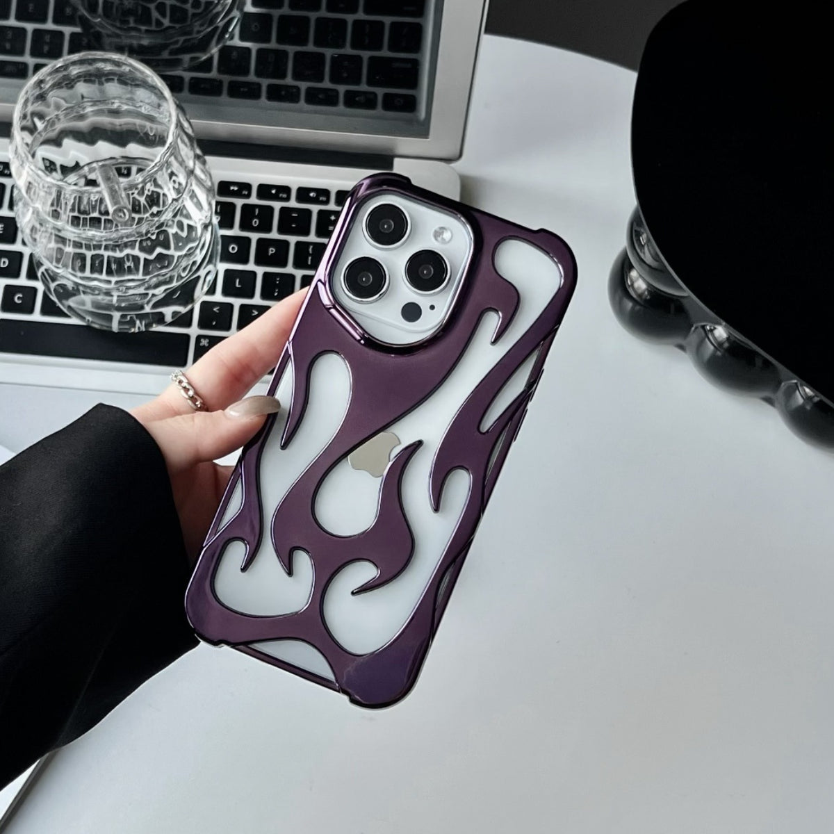 Summer heat dissipation hollow out suitable for iPhone 16 Promax phone case Apple 13 simple anti drop protective case