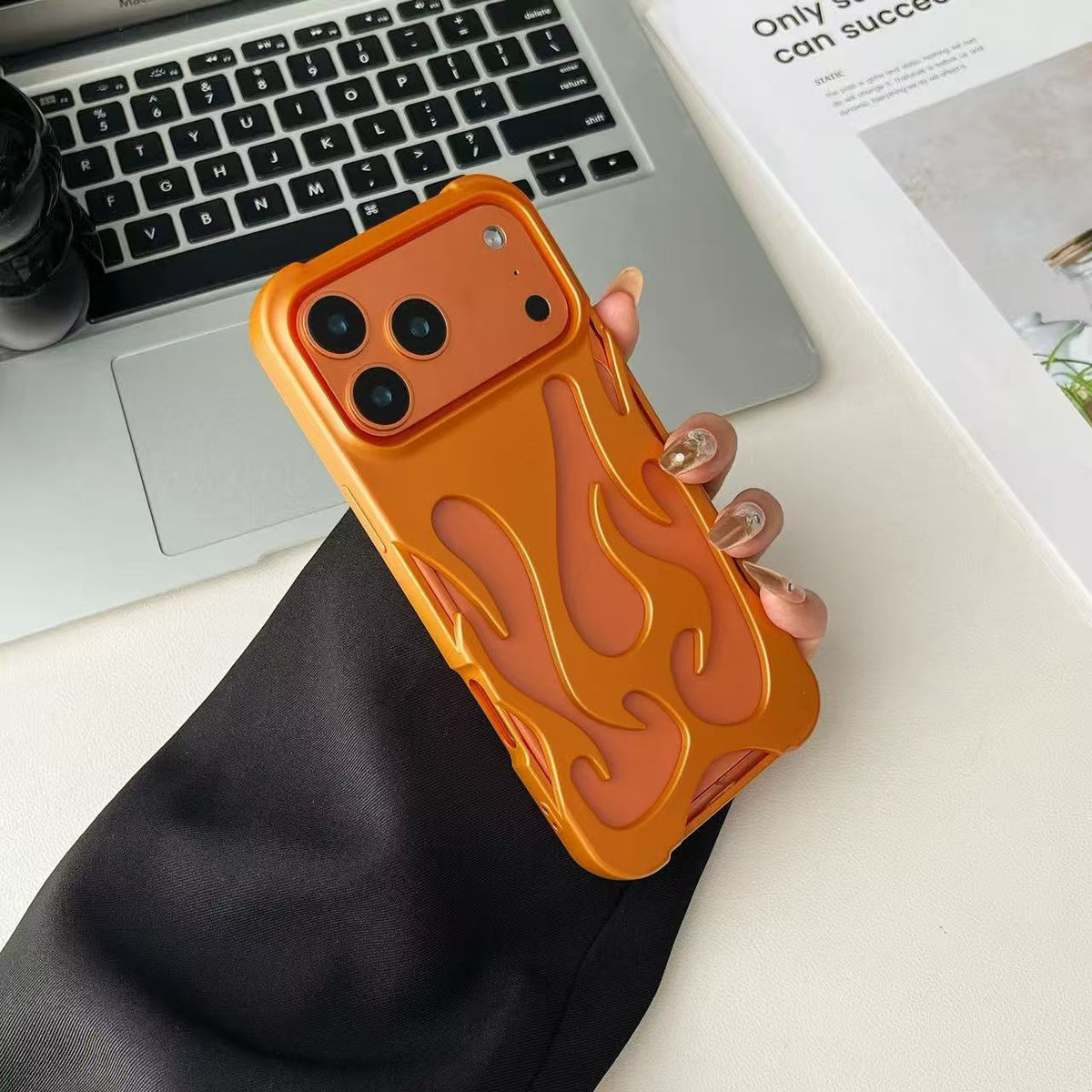 Summer heat dissipation hollow out suitable for iPhone 16 Promax phone case Apple 13 simple anti drop protective case